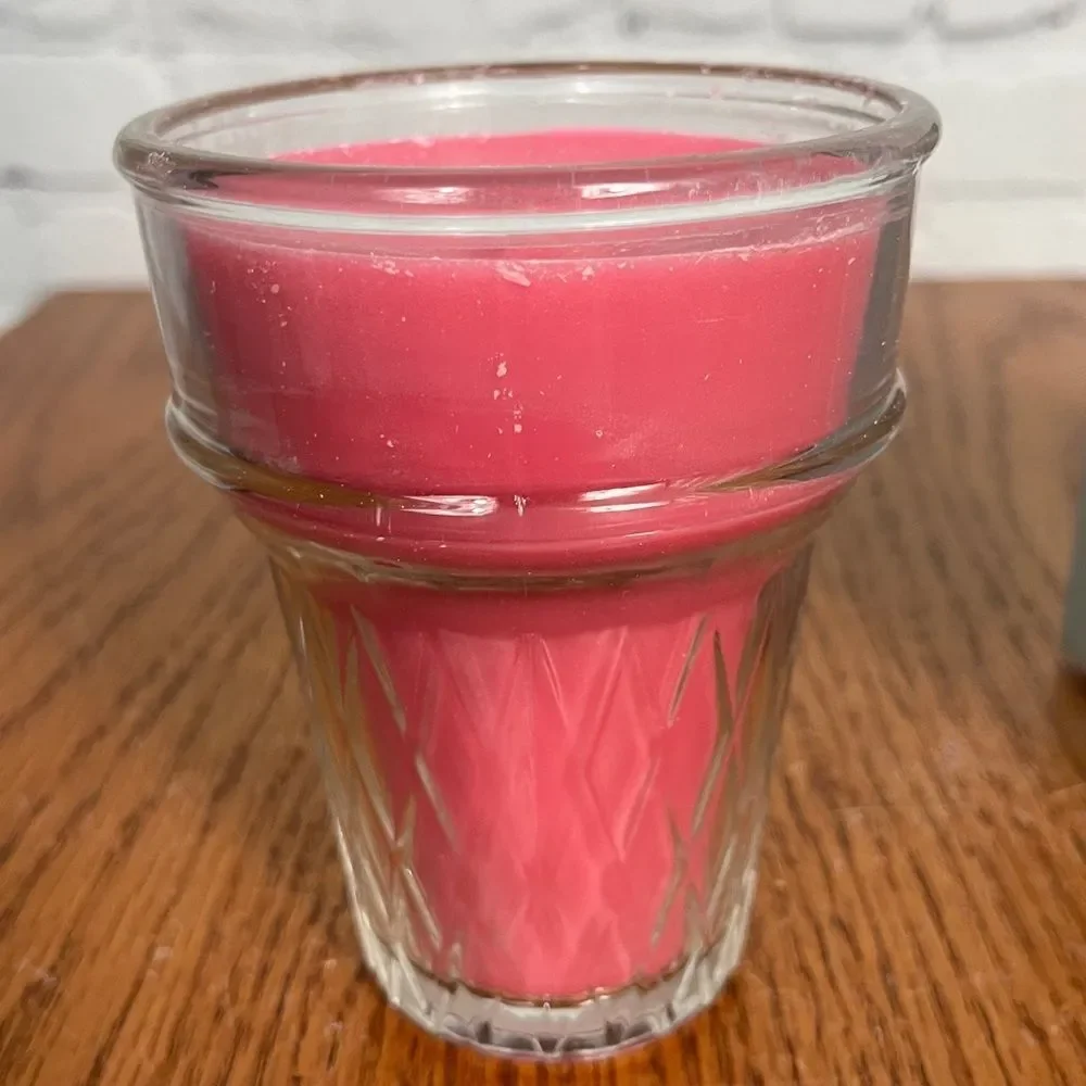 Partylite Passion Fruit & Papaya Pink Scented Candle in Ice Cream Cone Glass Jar - Picture 2 of 5